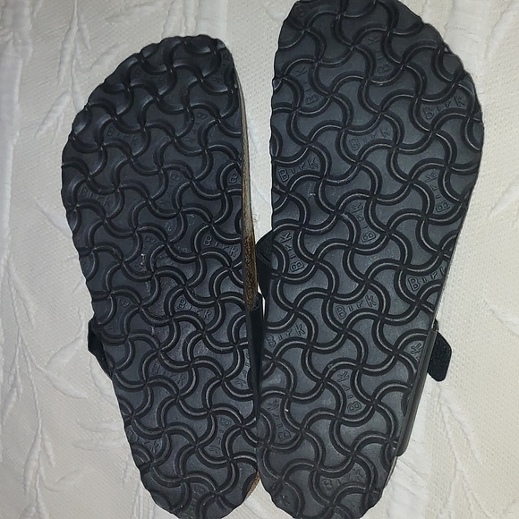 Birkinstock Gizeh Sandals - Picture 8 of 8